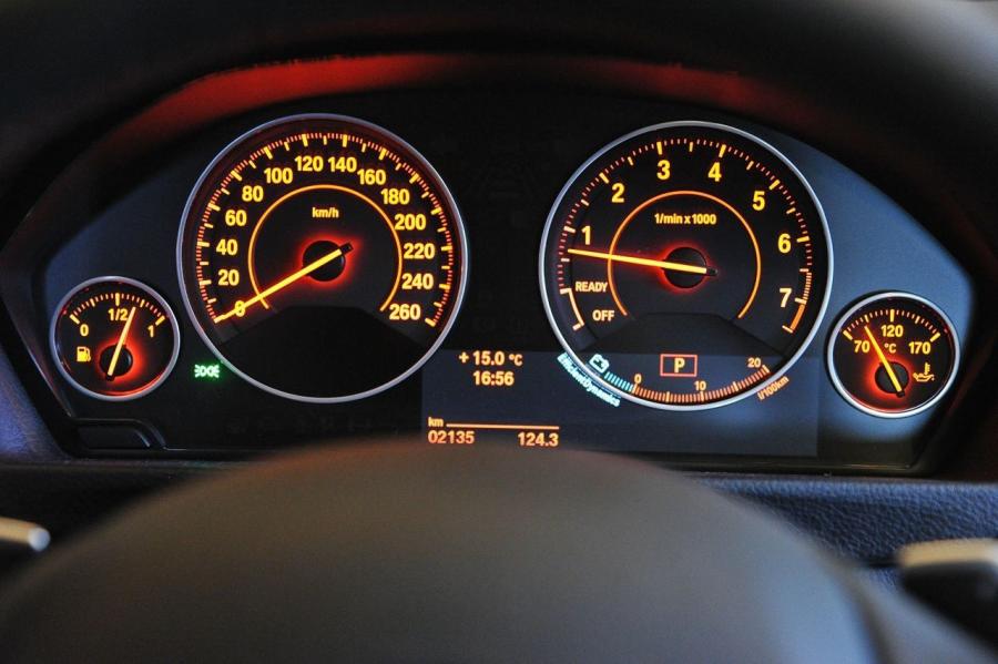  BMW 3-Series 2012 года  (фото 27 из 191)